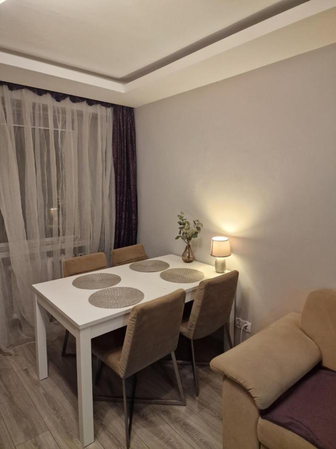 Apartament - 2 Pokoje W Lodzi - Blisko Atlas Arena, Zoo, Centrum, Piotrkowska エクステリア 写真