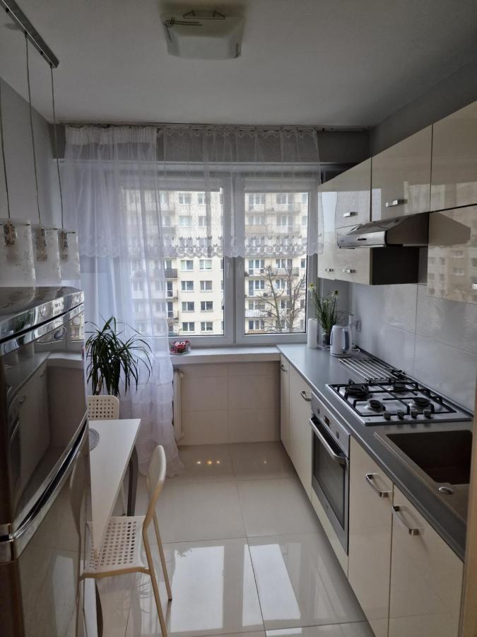 Apartament - 2 Pokoje W Lodzi - Blisko Atlas Arena, Zoo, Centrum, Piotrkowska エクステリア 写真